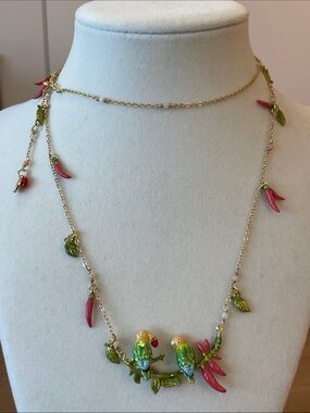 Les NEREIDES Charming Bird and Leaf Pendant Necklace